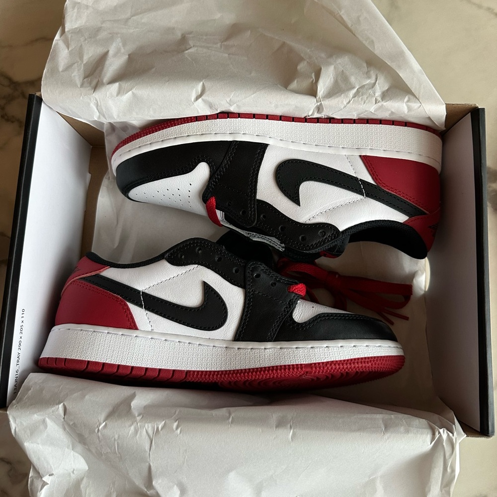 Air Jordan 1 Retro Low OG Black Toe (2023) - NWT